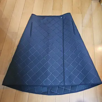 COS 네이비 퀼팅 M