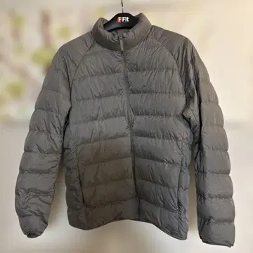 유니클로 울트라 라이트 다운 XL 그레이