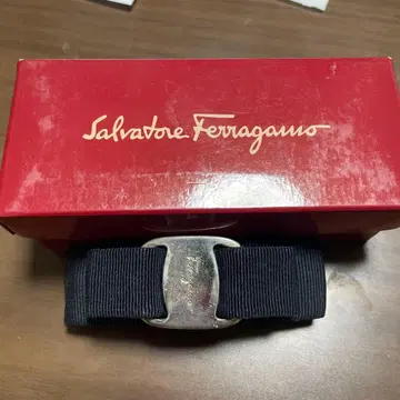 Salvatore Ferragamo 페라가모 블랙 리본 머리핀