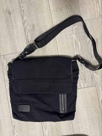 블랙 나일론 숄더백 LACOSTE 라코스테