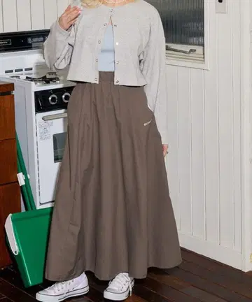 컨버스 사이드 라인 롱 플레어 스커트