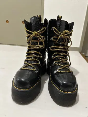 [ Dr.Martens ] GHILANA MAX 6 태국 부츠