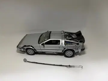 데로리안 미니카 1/24 실버