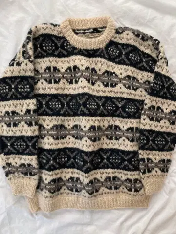 올 패턴 울 스웨터