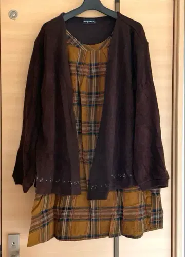 드럭 스토어즈 레이어드 스타일 튜닉 브라운