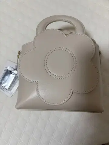 디자인 숄더백 베이지