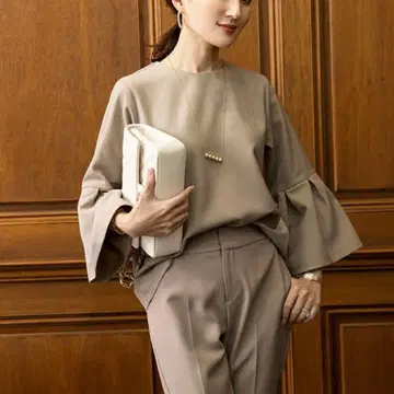 ur's 턱 플레어 슬리브 상의 L