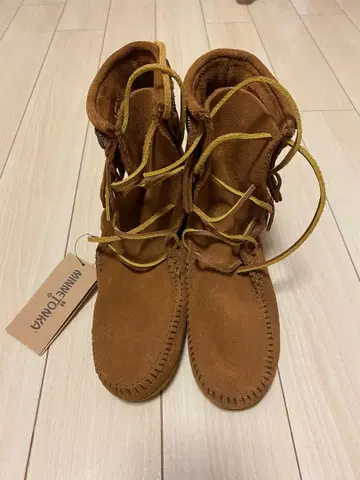 Minnetonka 브라운 프린지 부츠