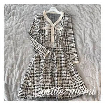 체크 무늬 A라인 니트 원피스