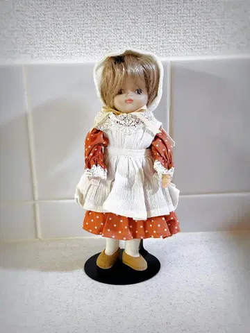 세키구치 쇼와 레트로 인형 모자 포함 스탠드 포함