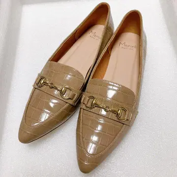 새상품급 Menue 로우힐 로퍼 24cm 비트 로퍼 스틸레토