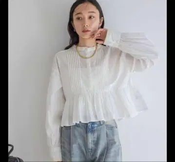 JEANASIS 자수 페플럼 블라우스