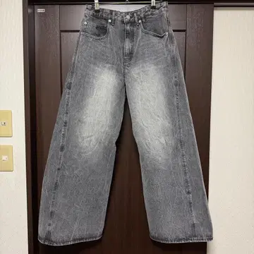 WYM 와이드 데님 그레이 M 사이즈 새상품급 여유로운 실루엣 당일 발송