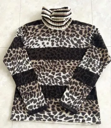 보그나 터틀넥 스웨터