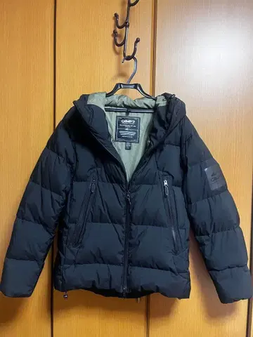 CAMP7 후드 부착 블랙 x 카키 다운 자켓 L 사이즈