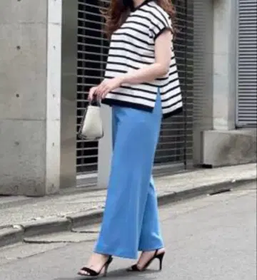 미사용품 엠프리미어 블랙 니트 조젯 센터 프레스 와이드 팬츠