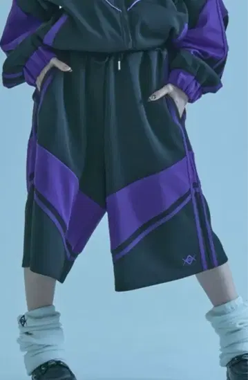 [ REFLEM ] BIG 절개 저지 하프 팬츠