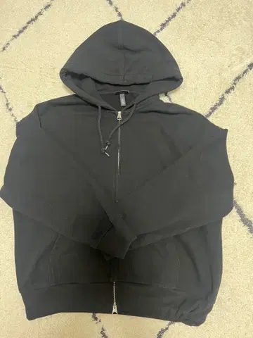 짧은 기장 더블 지퍼 후드티