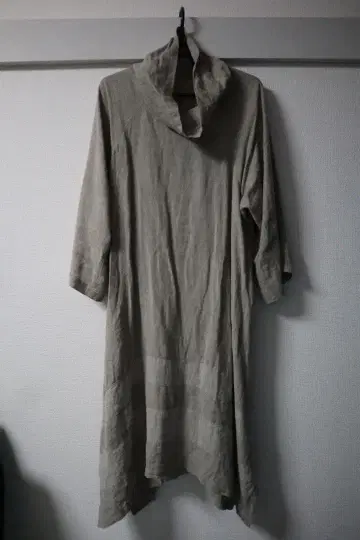 pour deux men's linen dress