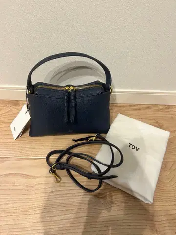미사용 새상품 TOV 크로스 S 네이비 숄더백
