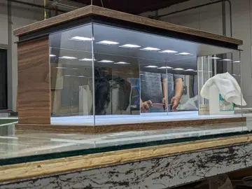 아크릴 쇼케이스 브라운 나뭇결 사양