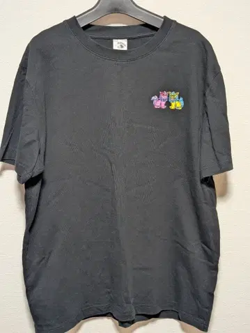 블랙 고양이 자수 T셔츠