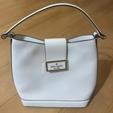 kate spade 화이트 토트백 미사용 새상품