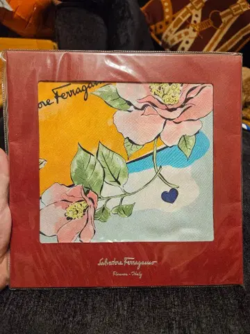 Salvatore Ferragamo 실크 스카프