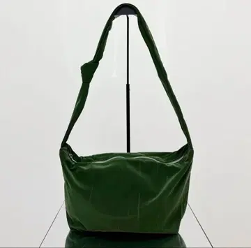 그린 숄더백