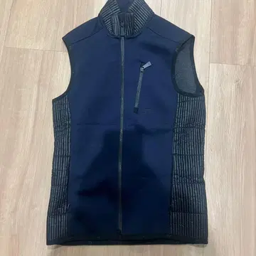 가격 인하! J.Lindeberg 네이비 베스트 S