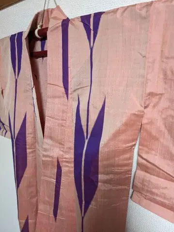 명선 단의 기모노 핑크와 보라색