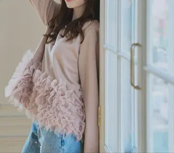 [ 새상품 미사용 ] 프릴 달린 핑크 긴팔 상의