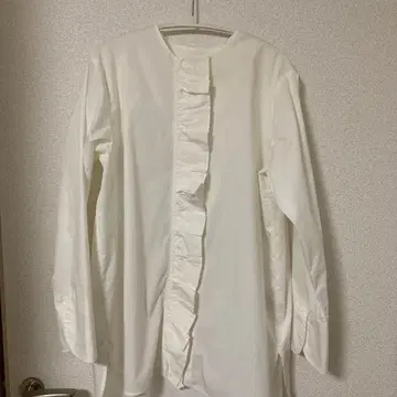 요리 프릴 블라우스 화이트 36 사이즈 정품