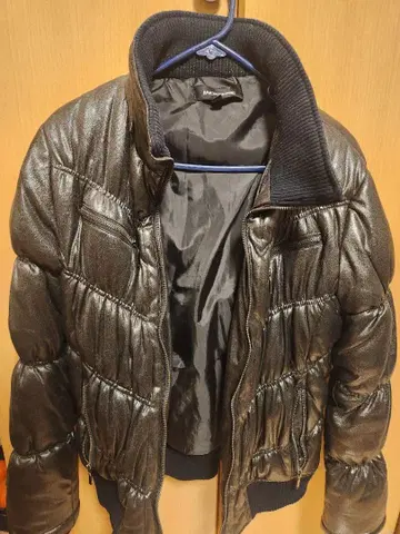 JACKROSE 메탈릭 블랙 다운 자켓