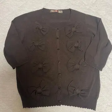 핑크하우스 리본 포함 다크 브라운 가디건