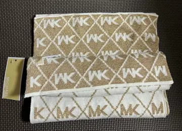 리버서블 마이클코어스 MK 머플러 로고 화이트 골드