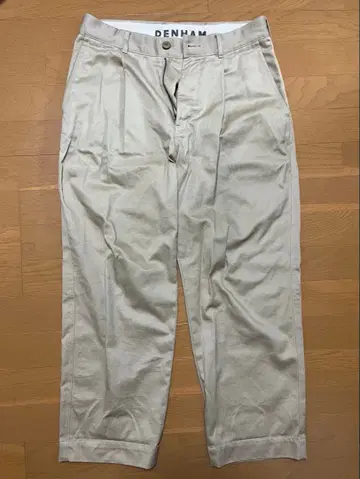 DENHAM 와이드 테이퍼드 치노 팬츠 앵클 기장 S 사이즈 베이지