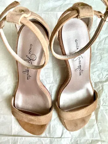 긴자 카네마츠 앵클 스트랩 샌들 레어 핑힐 베이지 22.0