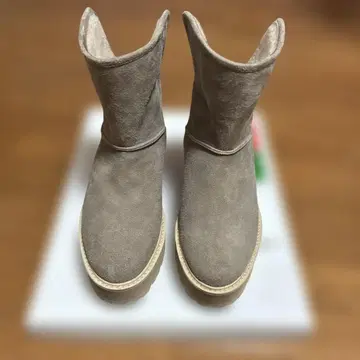 새상품급 긴자 카네마츠 스웨이드 숏부츠 그레이지 색상 아쿠아벨 기능 포함