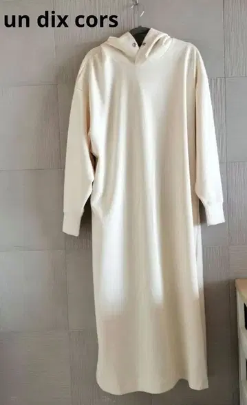 un dix cors 종이상자 후디 원피스