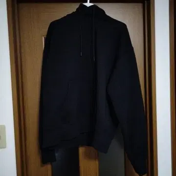 MATIN AVENIR Banksy 콜라보 블랙 후드티