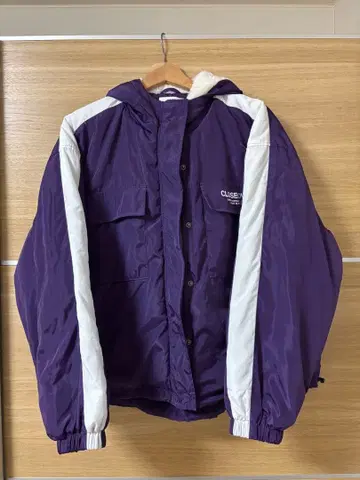 후드 부착 보라색 점퍼 M