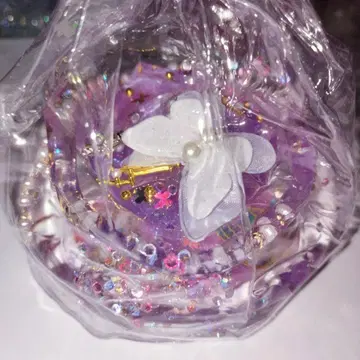 반짝반짝 보라 나비 볼 스퀴즈