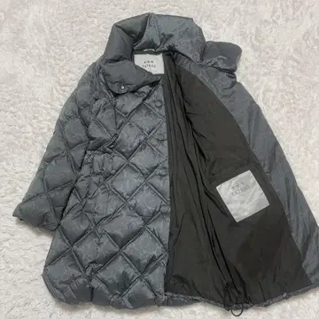 TATRAS 타트라스 EMMA R 라인 다운 코트 페이즐리 자켓