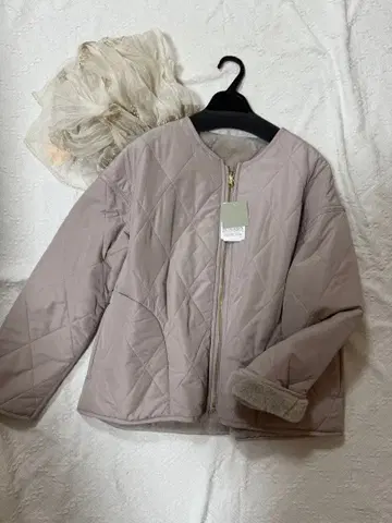 퀼팅 아우터 두지엠 클라세, 투모로우랜드, 쉽스, 이에나