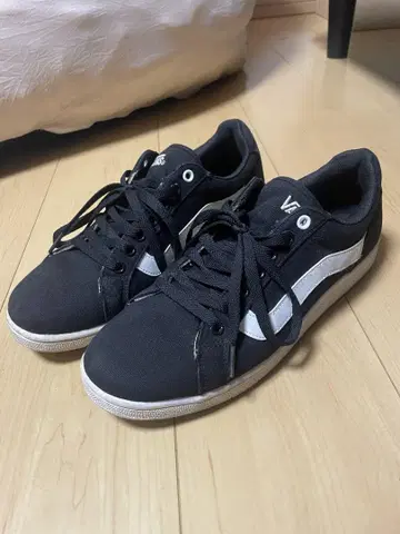 VANS 스니커즈 표면