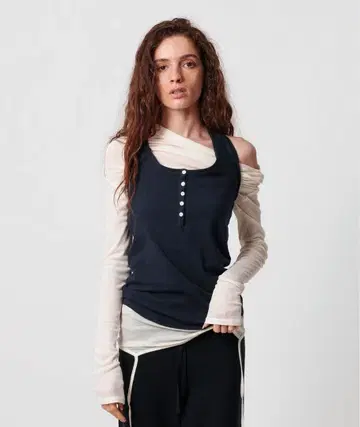 ATTISESSION 기모 홀터넥 상의