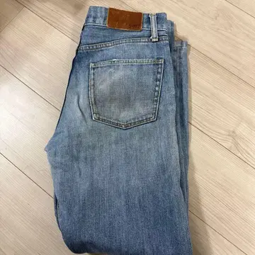 UNIQLO 스트레이트 데님 라이트 블루