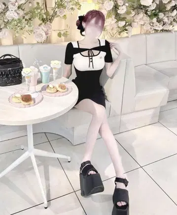 초커 포함 백리본 원피스 블랙 Honeymeu