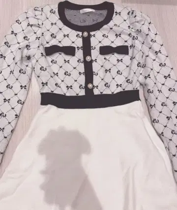 evelyn 모노그램 니트 원피스 OP 화이트